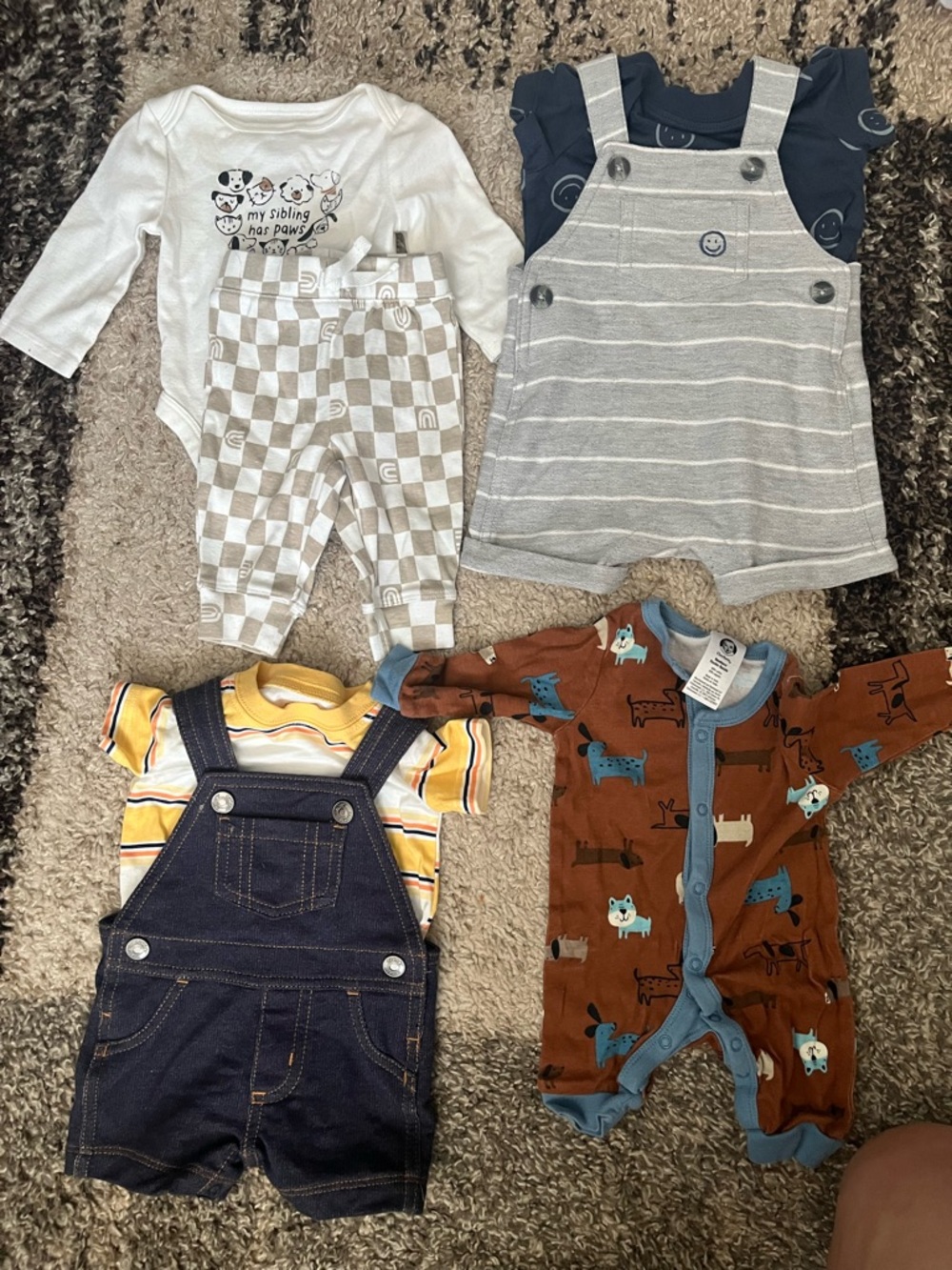 5 Newborn outfits